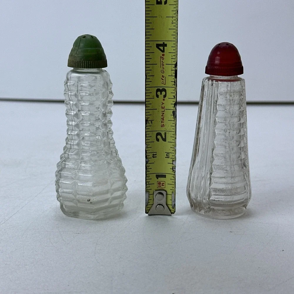 Vintage Salt & Pepper Shakers Clear Glass Green Red Top Lot of 3, Extra Caps